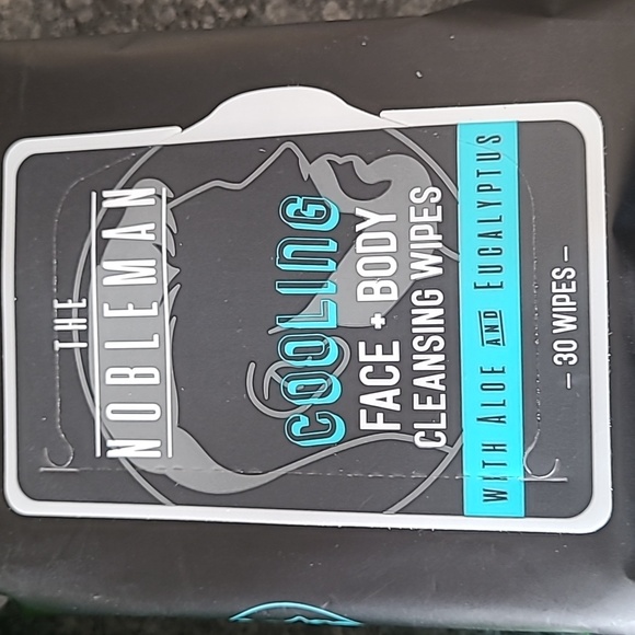 The Nobleman Men's Face and Body Wipes - Hemp and Cooling Packages - Picture 3 of 9